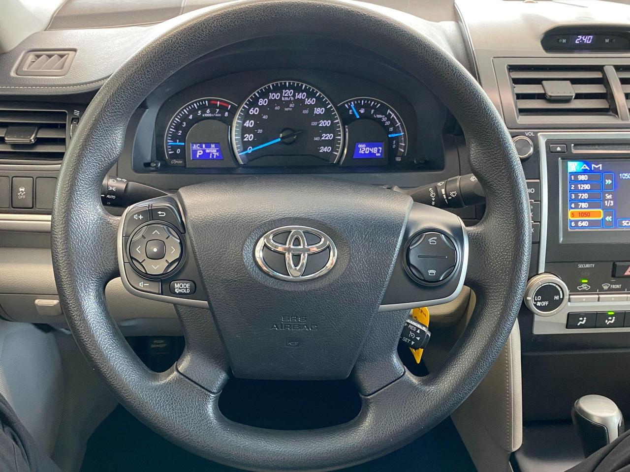 2014 Toyota Camry LE+Camera+Bluetooth+Rust Proofed+CLEAN CARFAX - Photo #9