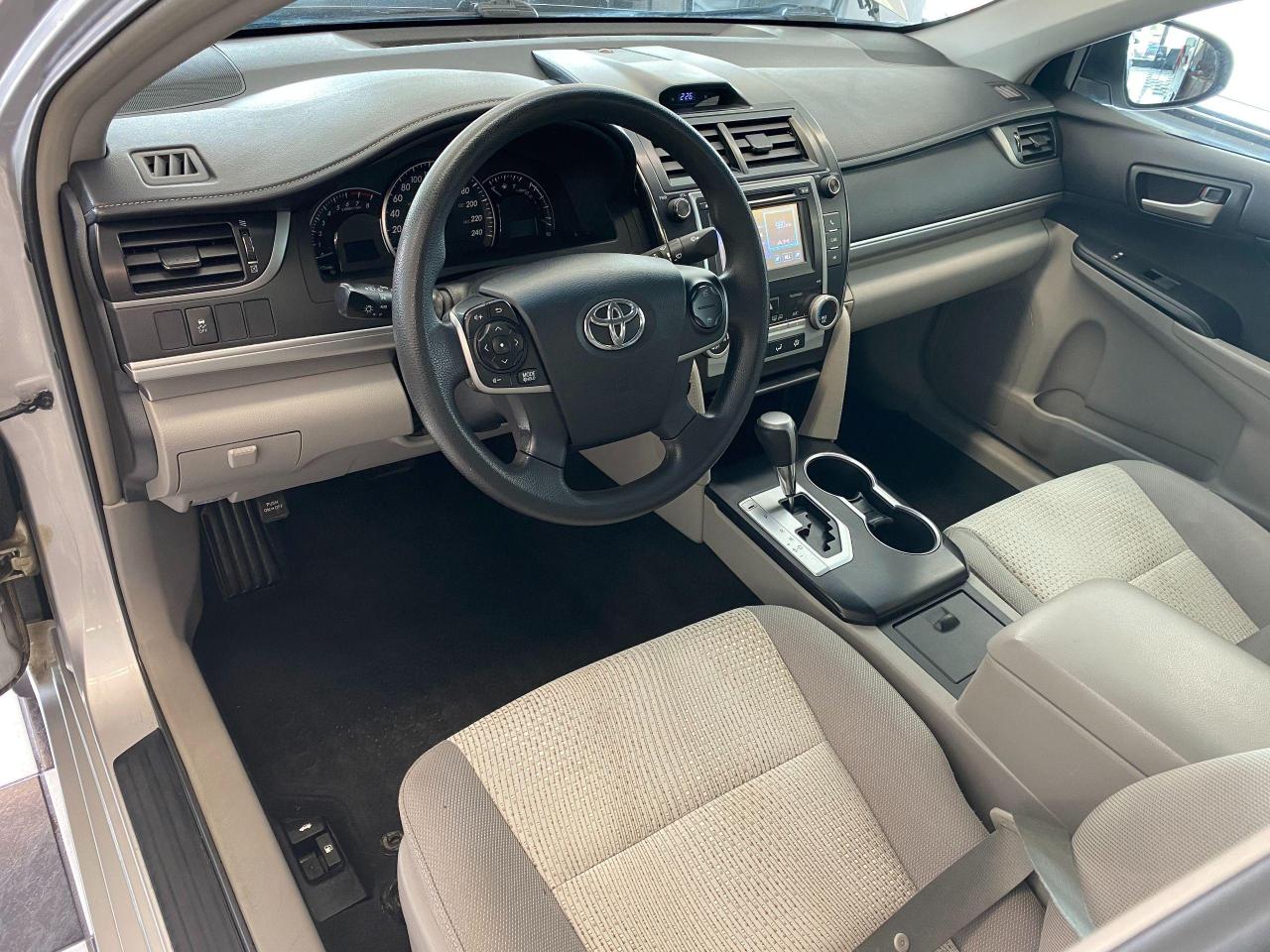 2014 Toyota Camry LE+Camera+Bluetooth+Rust Proofed+CLEAN CARFAX - Photo #18