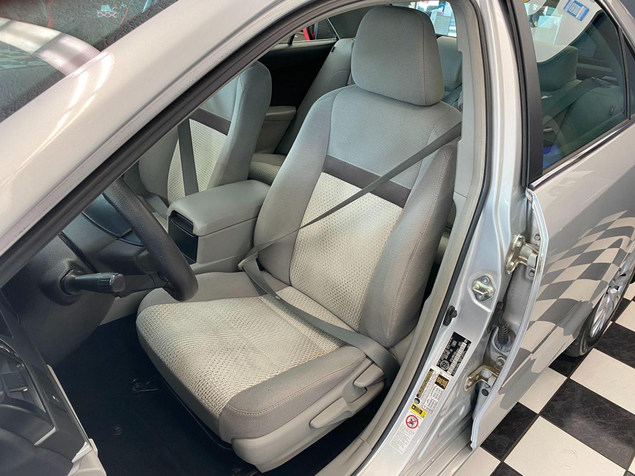 2014 Toyota Camry LE+Camera+Bluetooth+Rust Proofed+CLEAN CARFAX - Photo #20