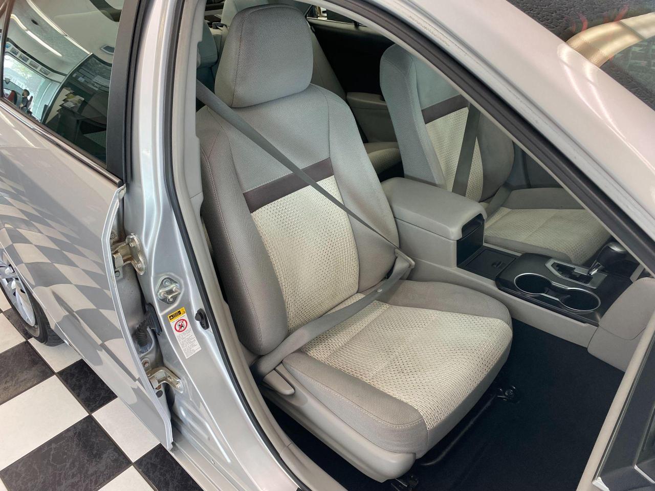 2014 Toyota Camry LE+Camera+Bluetooth+Rust Proofed+CLEAN CARFAX - Photo #23