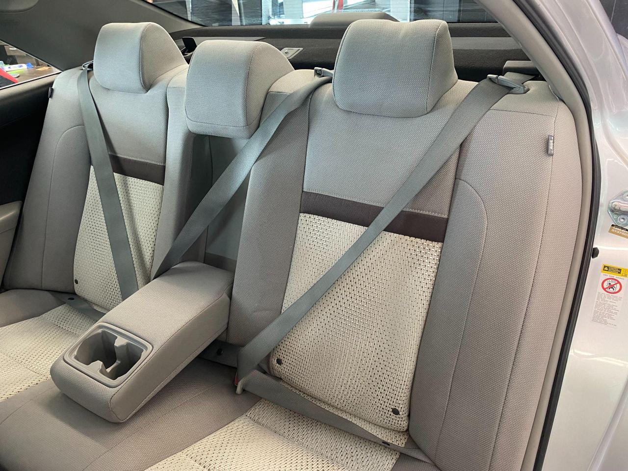 2014 Toyota Camry LE+Camera+Bluetooth+Rust Proofed+CLEAN CARFAX - Photo #25