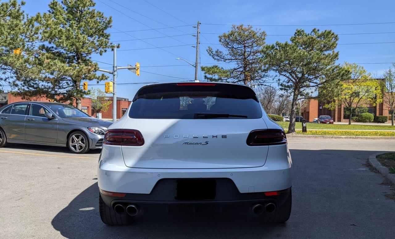 2018 Porsche Macan S Photo3