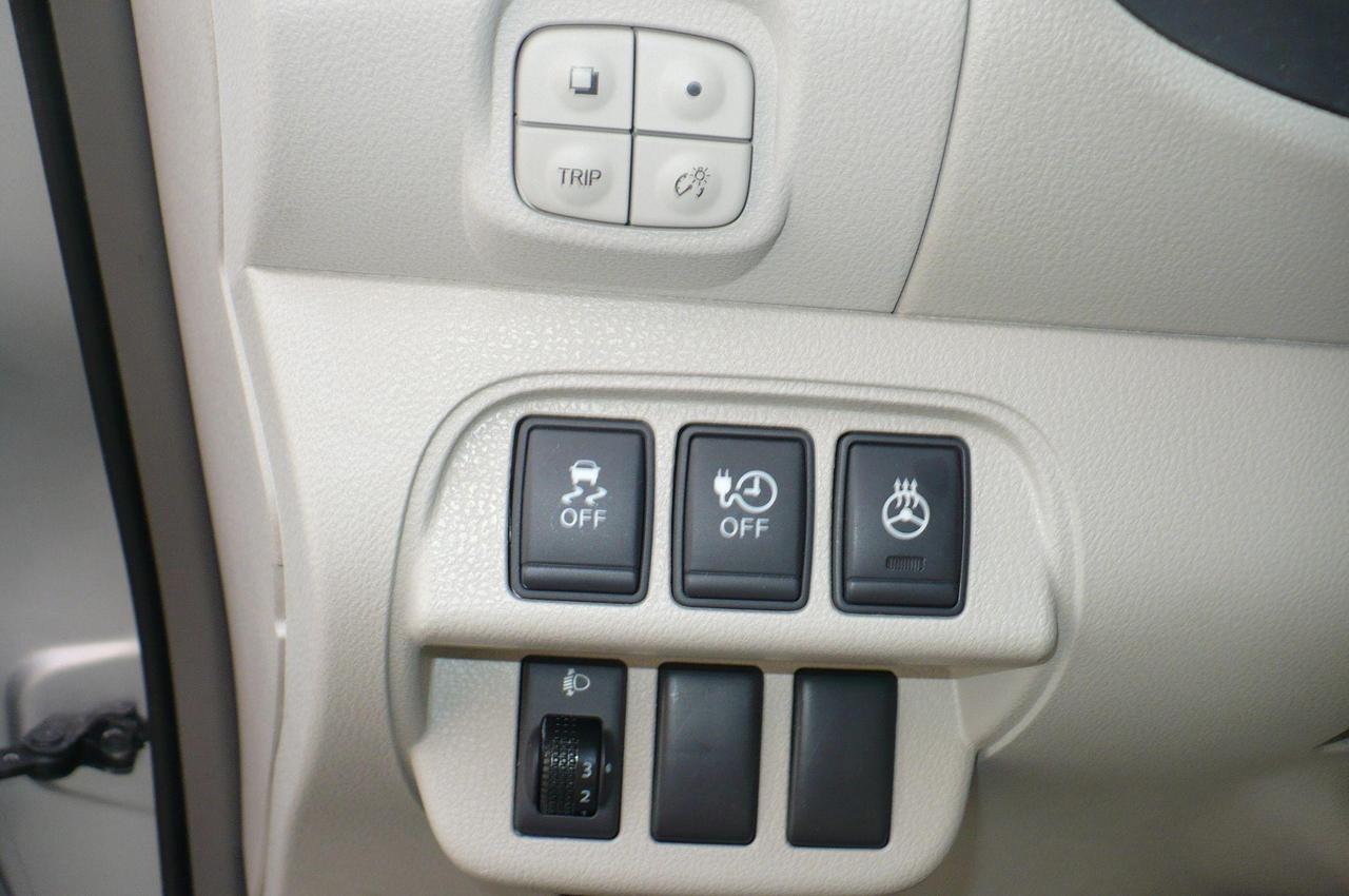 2012 Nissan Leaf SV  LOW KM Photo