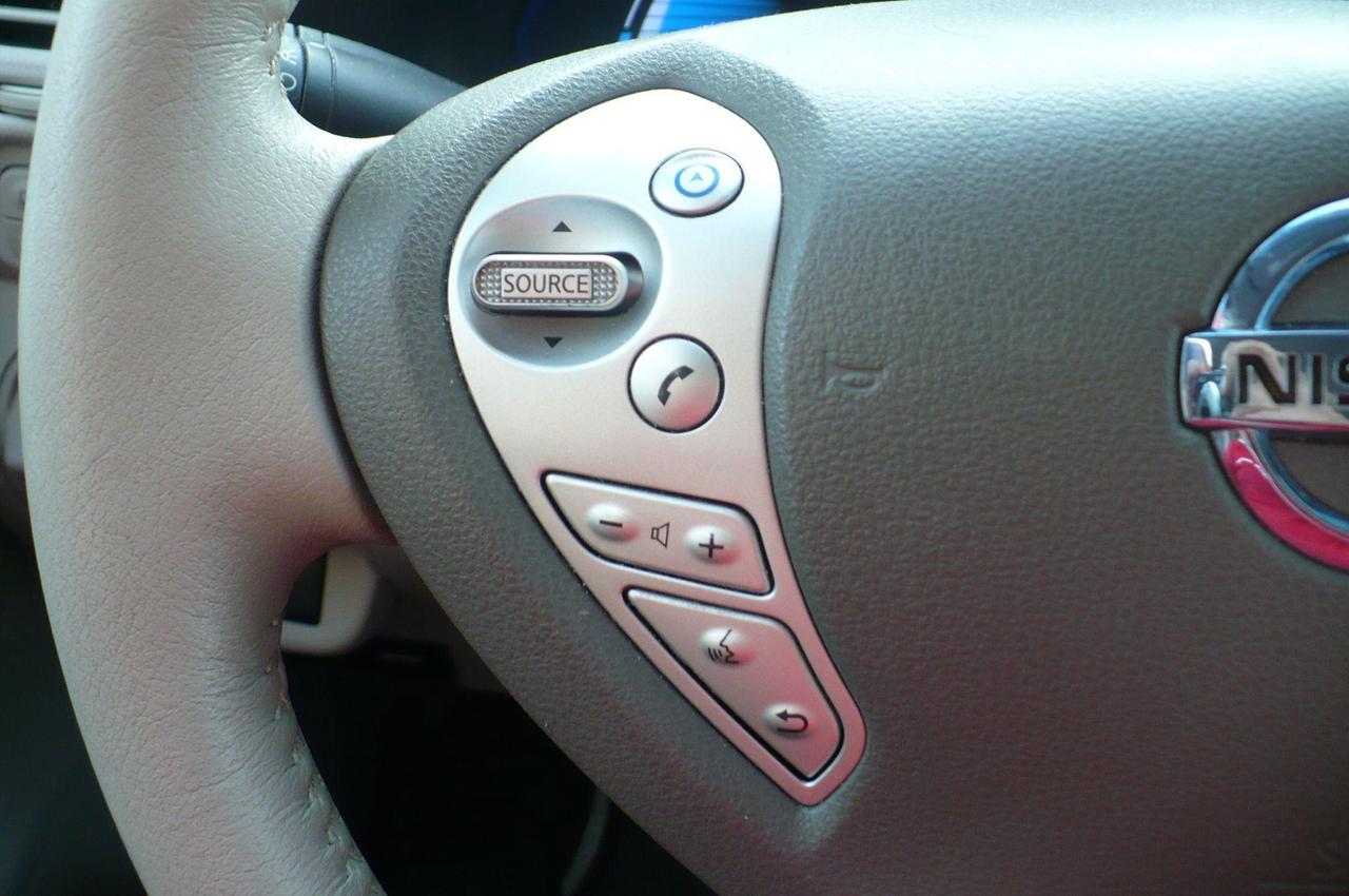 2012 Nissan Leaf SV  LOW KM Photo