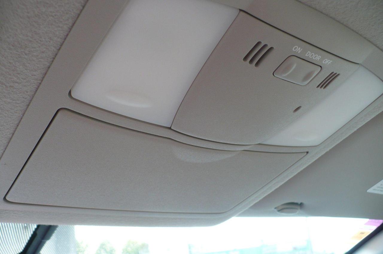 2012 Nissan Leaf SV  LOW KM Photo