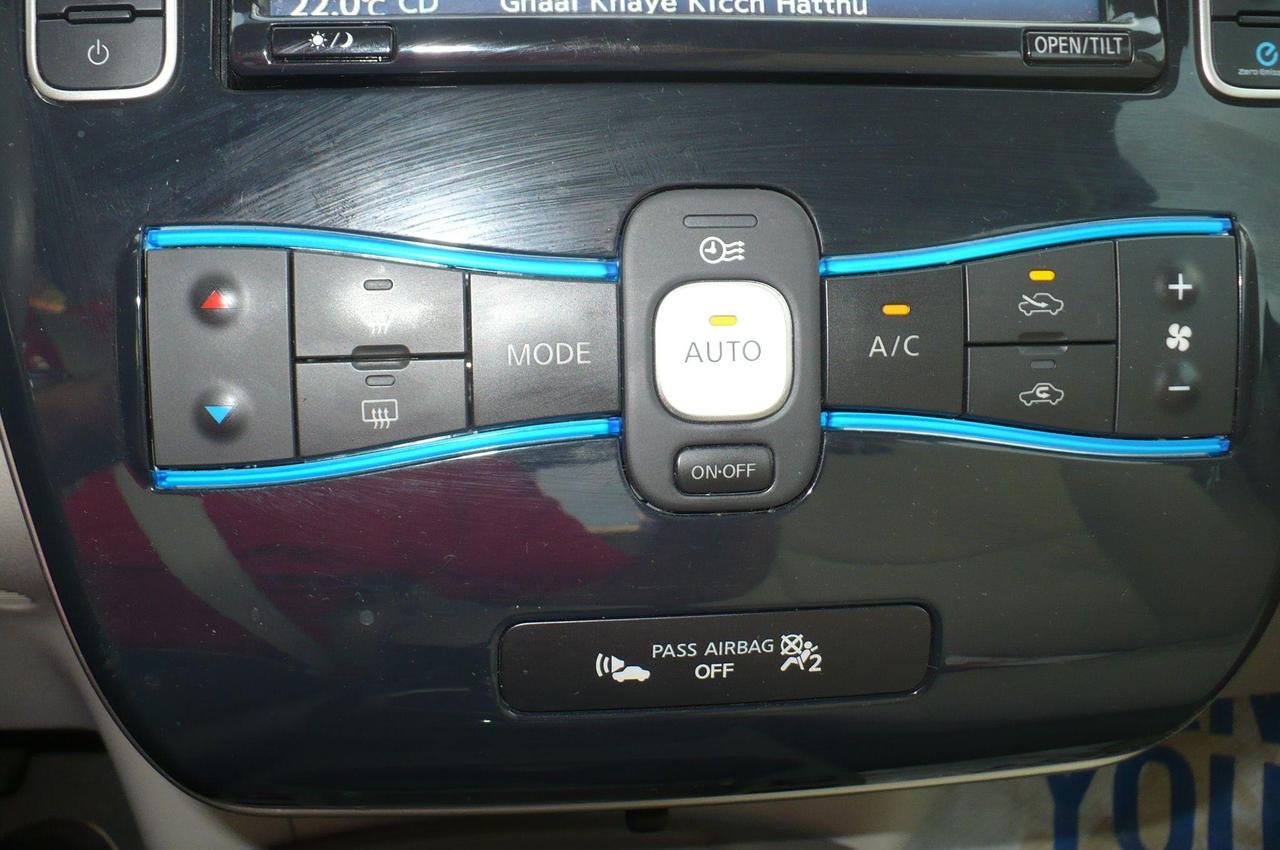 2012 Nissan Leaf SV  LOW KM Photo