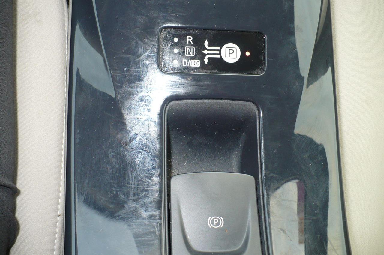 2012 Nissan Leaf SV  LOW KM Photo