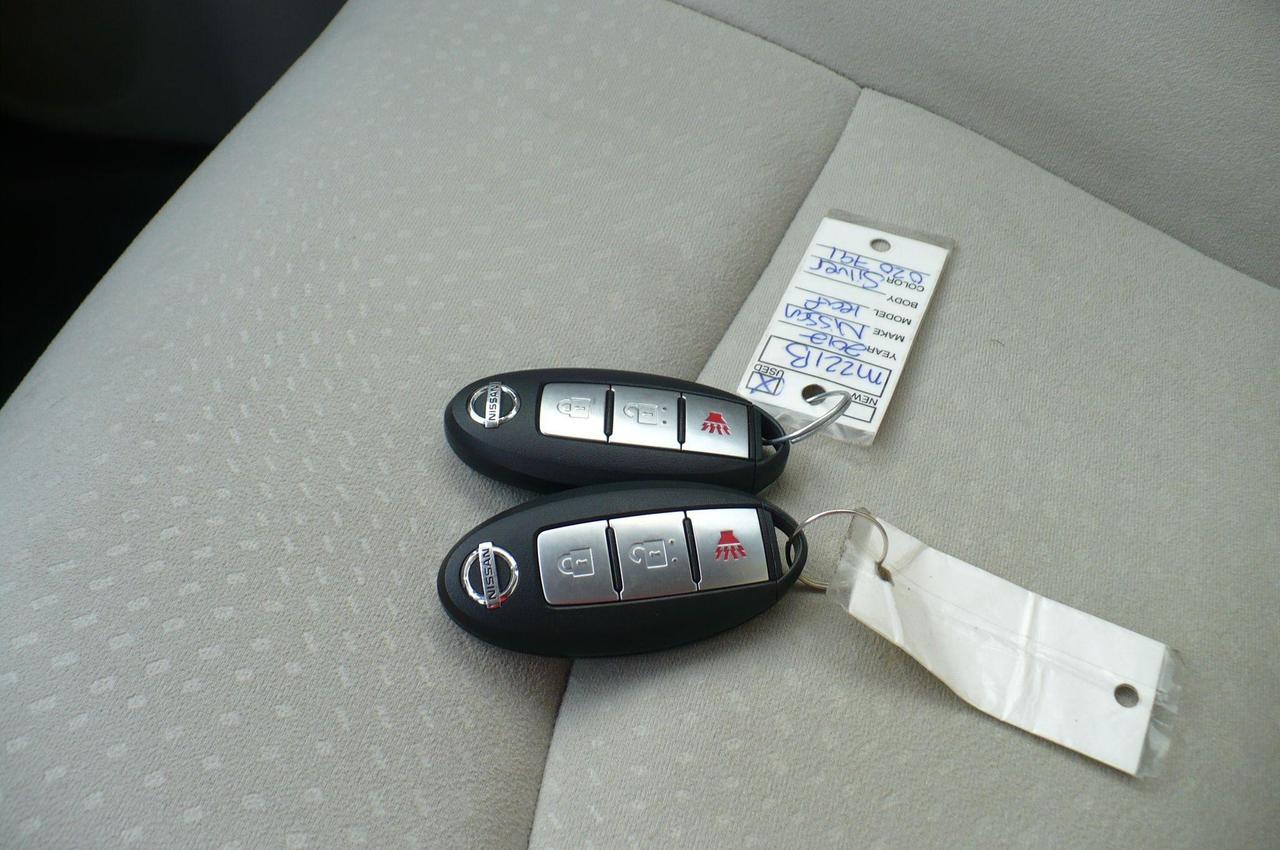 2012 Nissan Leaf SV  LOW KM Photo