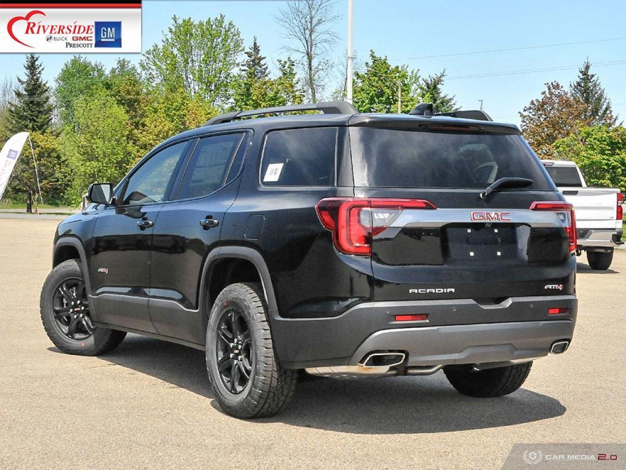 2022 GMC Acadia AT4 Photo3