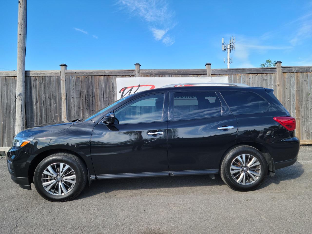 2019 Nissan Pathfinder SL PREMIUM ,  7 Passenger, Leather , Nav , AWD - Photo #2