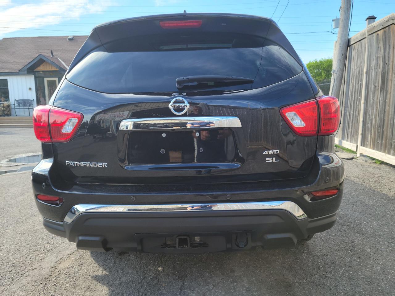 2019 Nissan Pathfinder SL PREMIUM ,  7 Passenger, Leather , Nav , AWD - Photo #4