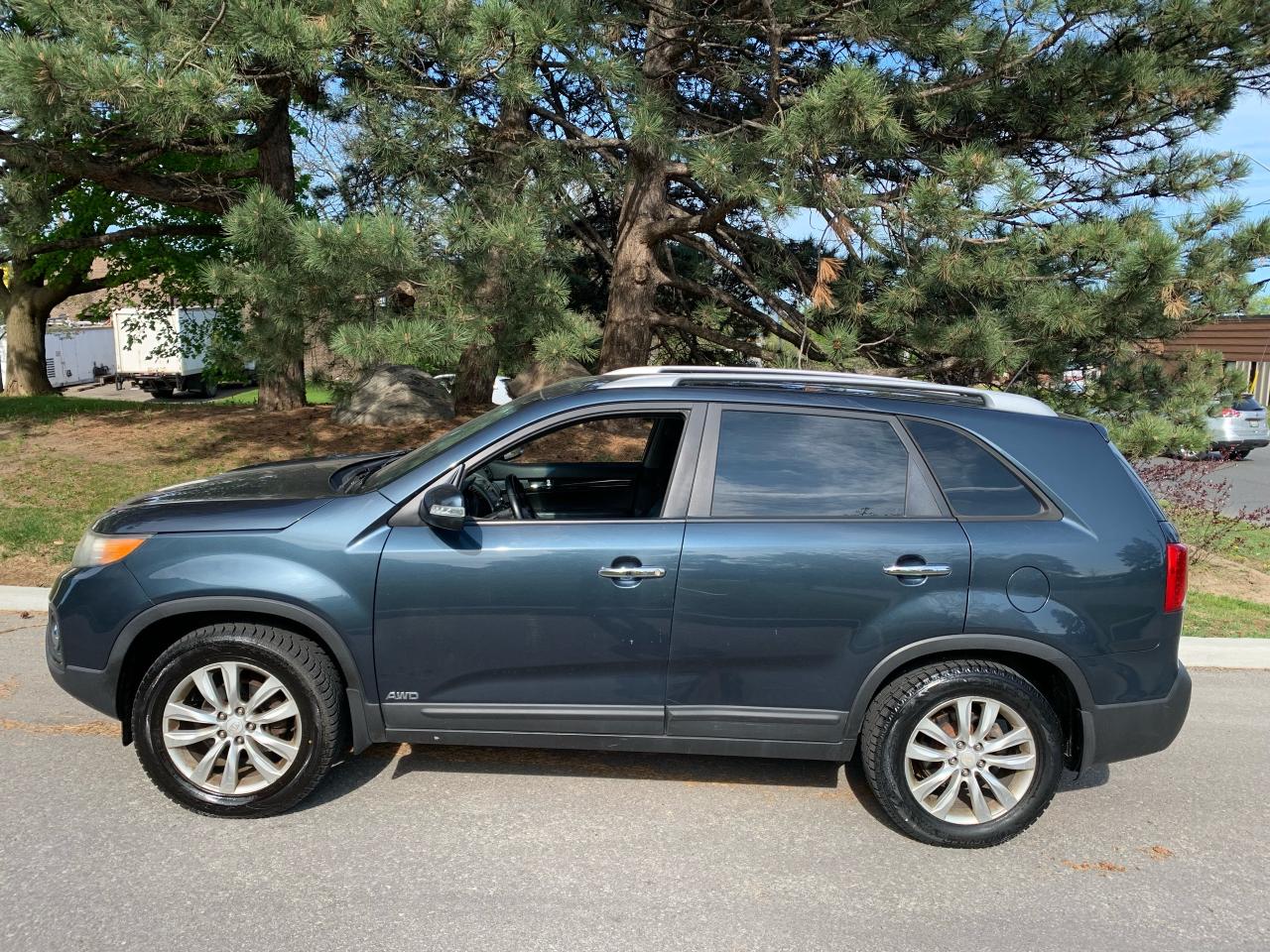 2011 Kia Sorento EX Lux - Photo #5
