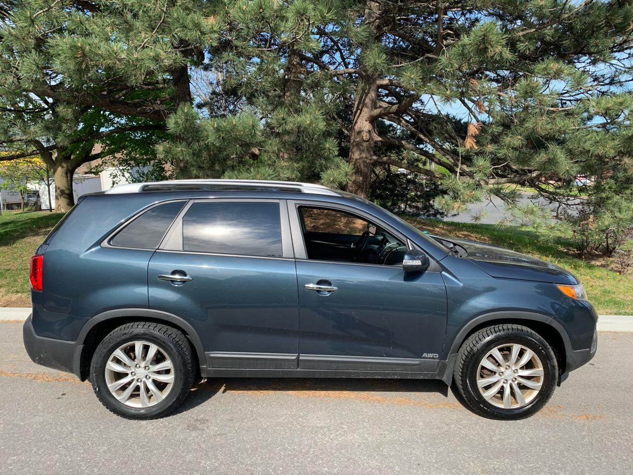 2011 Kia Sorento EX Lux - Photo #2
