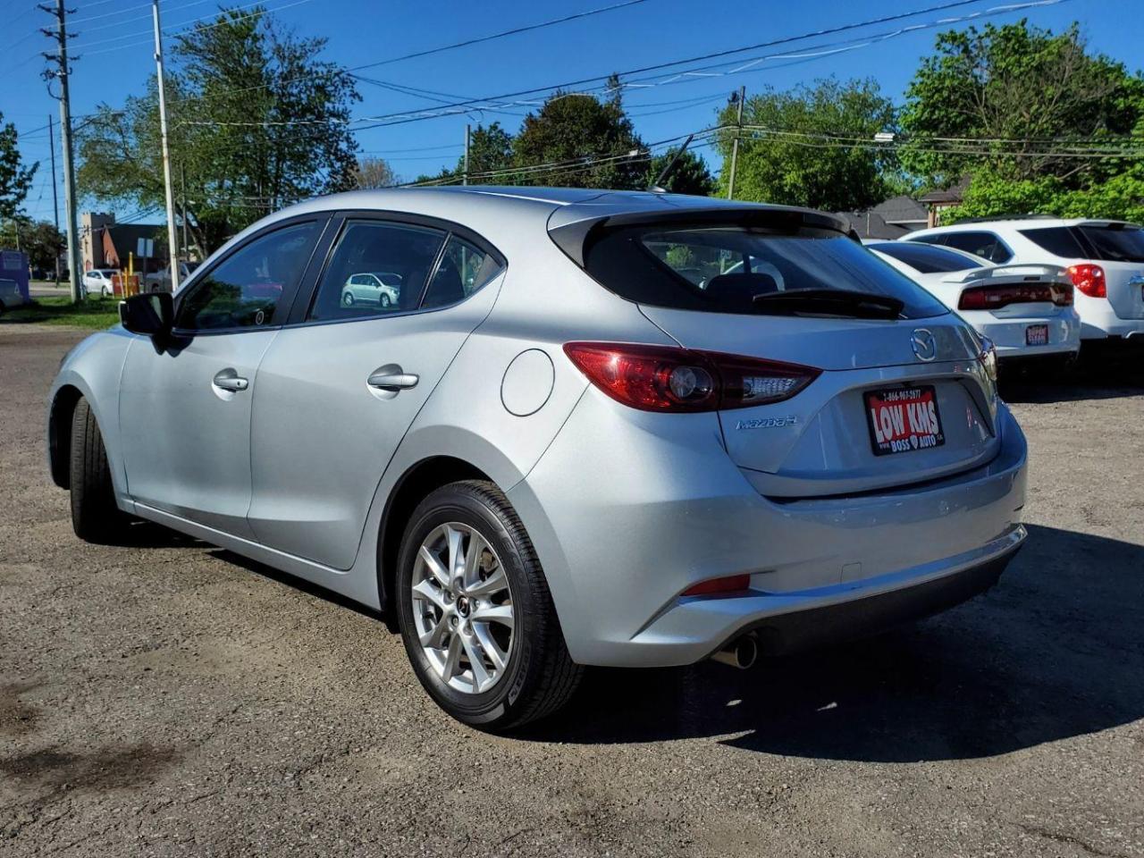 2017 Mazda MAZDA3 GS SPORT Photo2