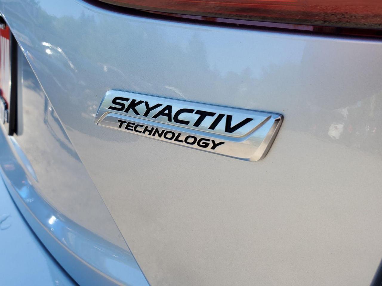 2017 Mazda MAZDA3 GS SPORT Photo4