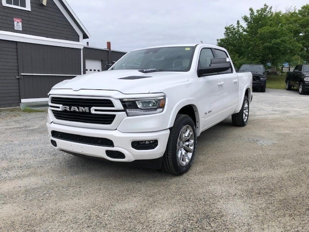 2022 RAM 1500 Laramie 4x4 Crew Cab 5'7" Box Photo1