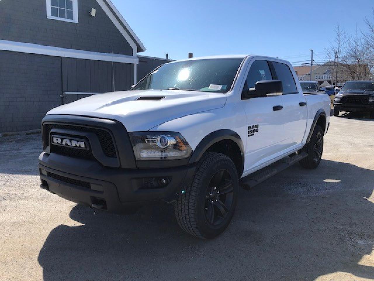 2022 RAM 1500 Classic WARLOCK 4X4 CREW CAB 5'7" BOX Photo16