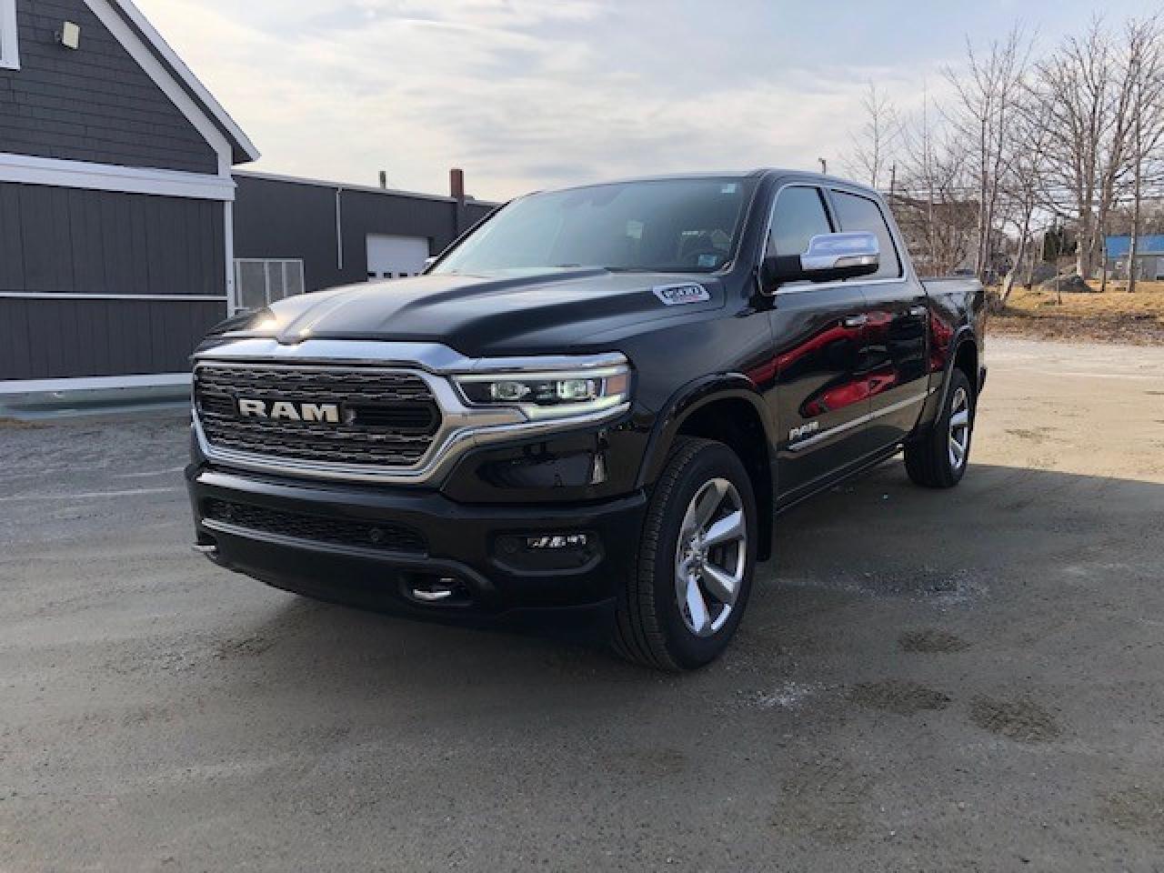 2022 RAM 1500 Limited 4x4 Crew Cab 5'7" Box Photo1