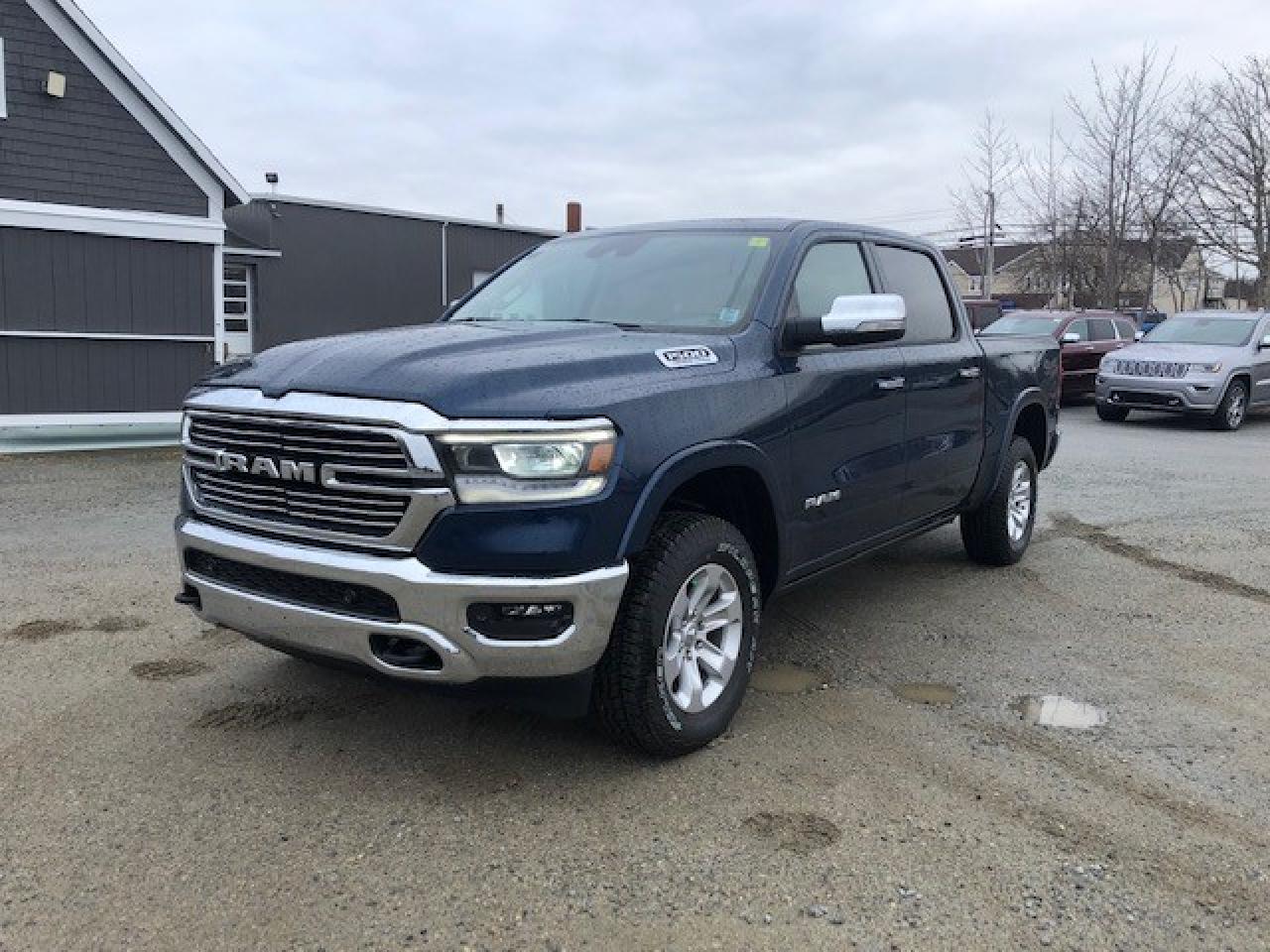 2022 RAM 1500 Laramie 4x4 Crew Cab 5'7" Box Photo17