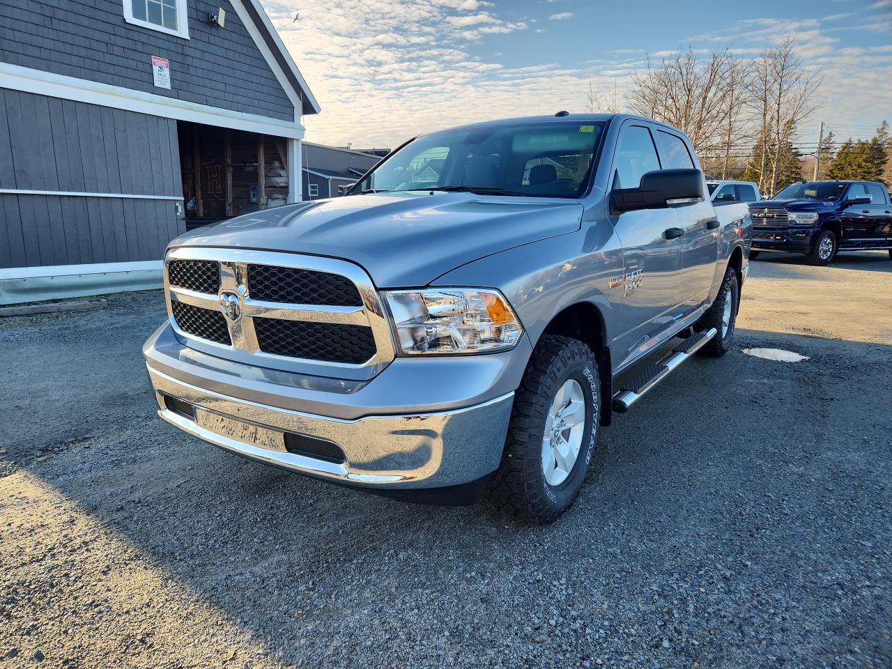 2022 RAM 1500 Classic SLT 4x4 Crew Cab 5'7" Box