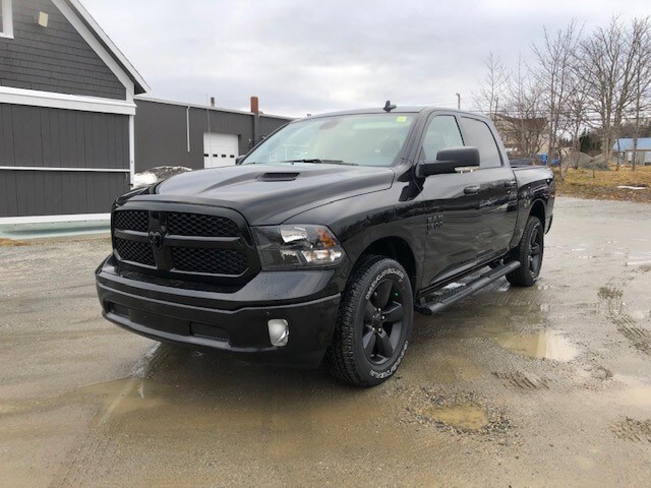 2022 RAM 1500 Classic SLT 4x4 Crew Cab 5'7" Box Photo1