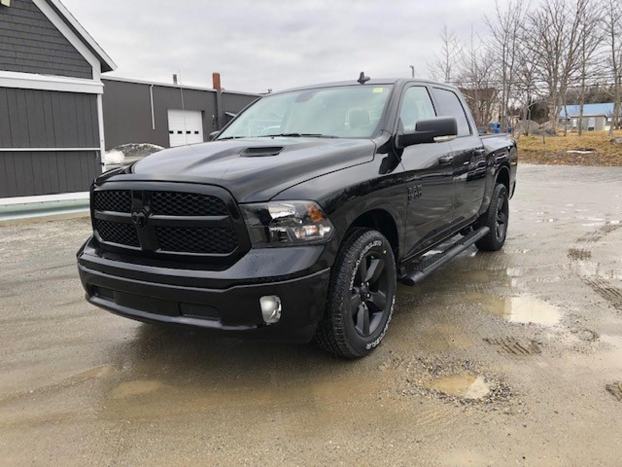 2022 RAM 1500 Classic SLT 4x4 Crew Cab 5'7" Box Photo1