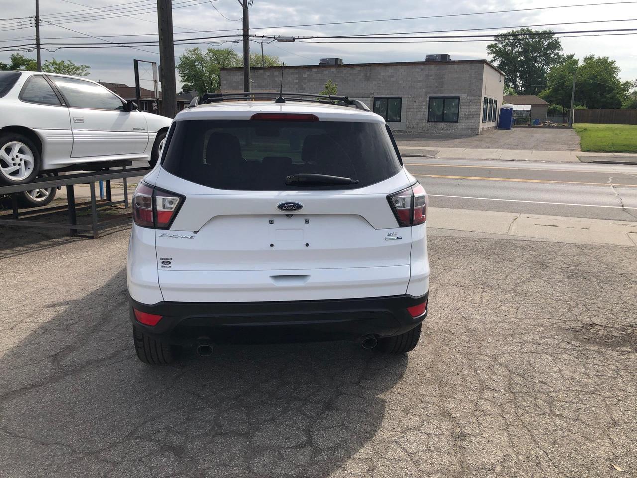 2017 Ford Escape 4WD 4dr SE Photo2