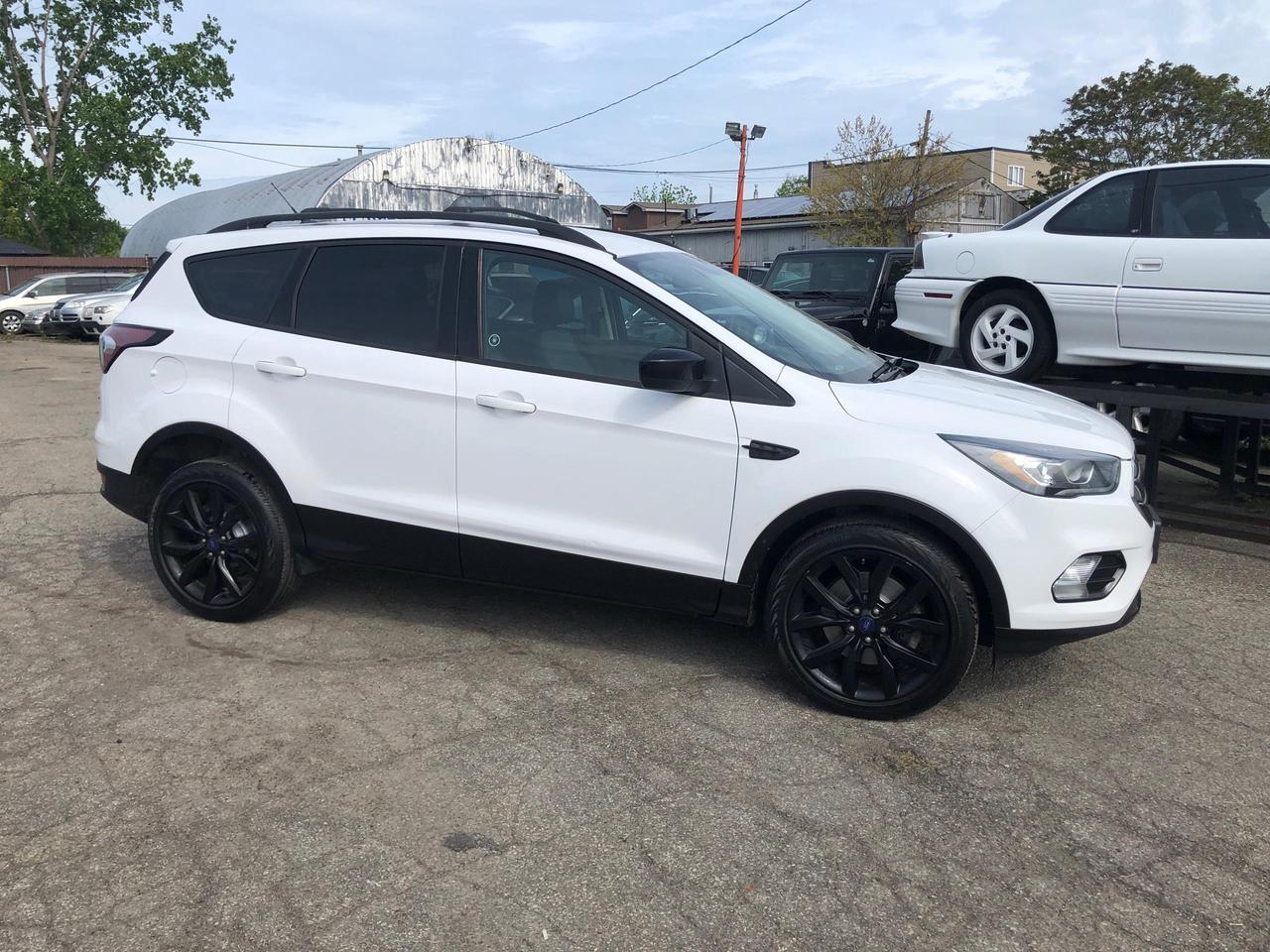 2017 Ford Escape 4WD 4dr SE Photo4
