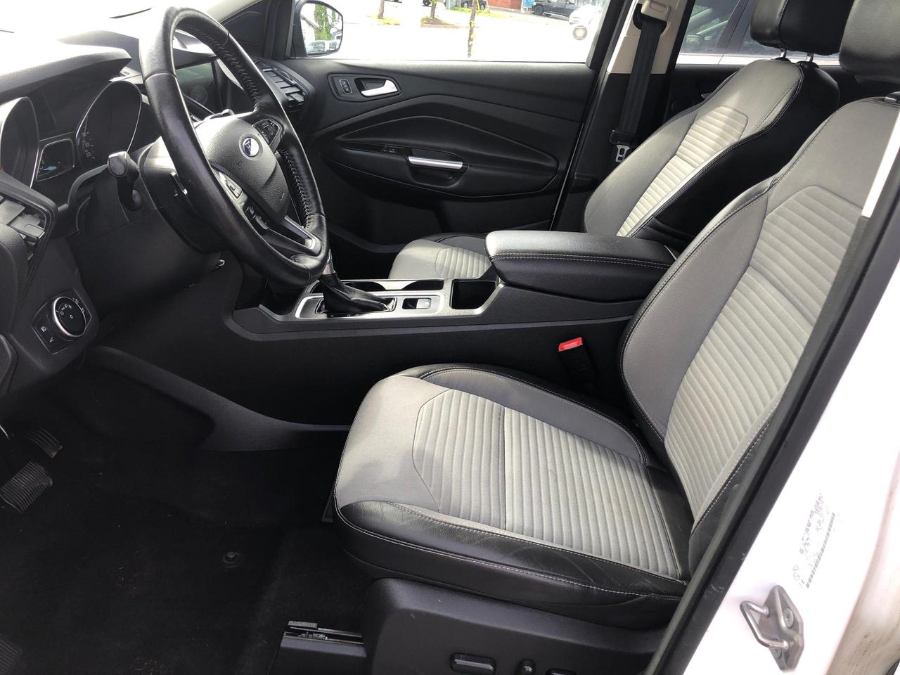 2017 Ford Escape 4WD 4dr SE Photo