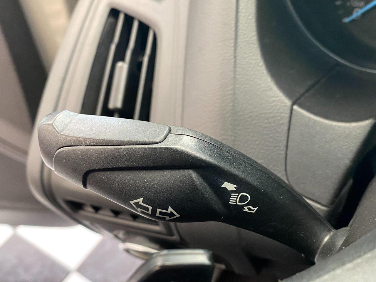 2015 Ford Focus SE Hatchback+Bluetooth+Camera+Cruise Control - Photo #44