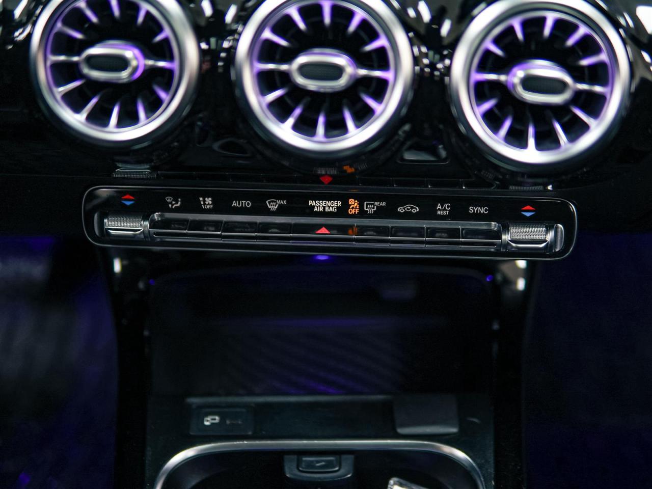 2019 Mercedes-Benz A250 AWD | HEATED STEERING | BLIND SPOT | APP CONNECT Photo