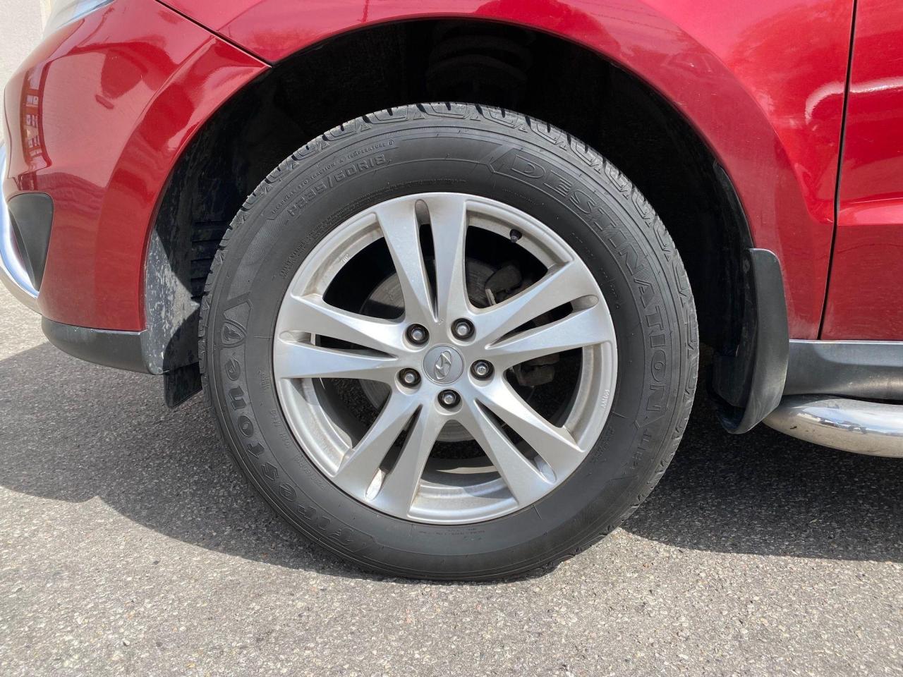 2012 Hyundai Santa Fe GL SPORT, V6, No Accidents! - Photo #11