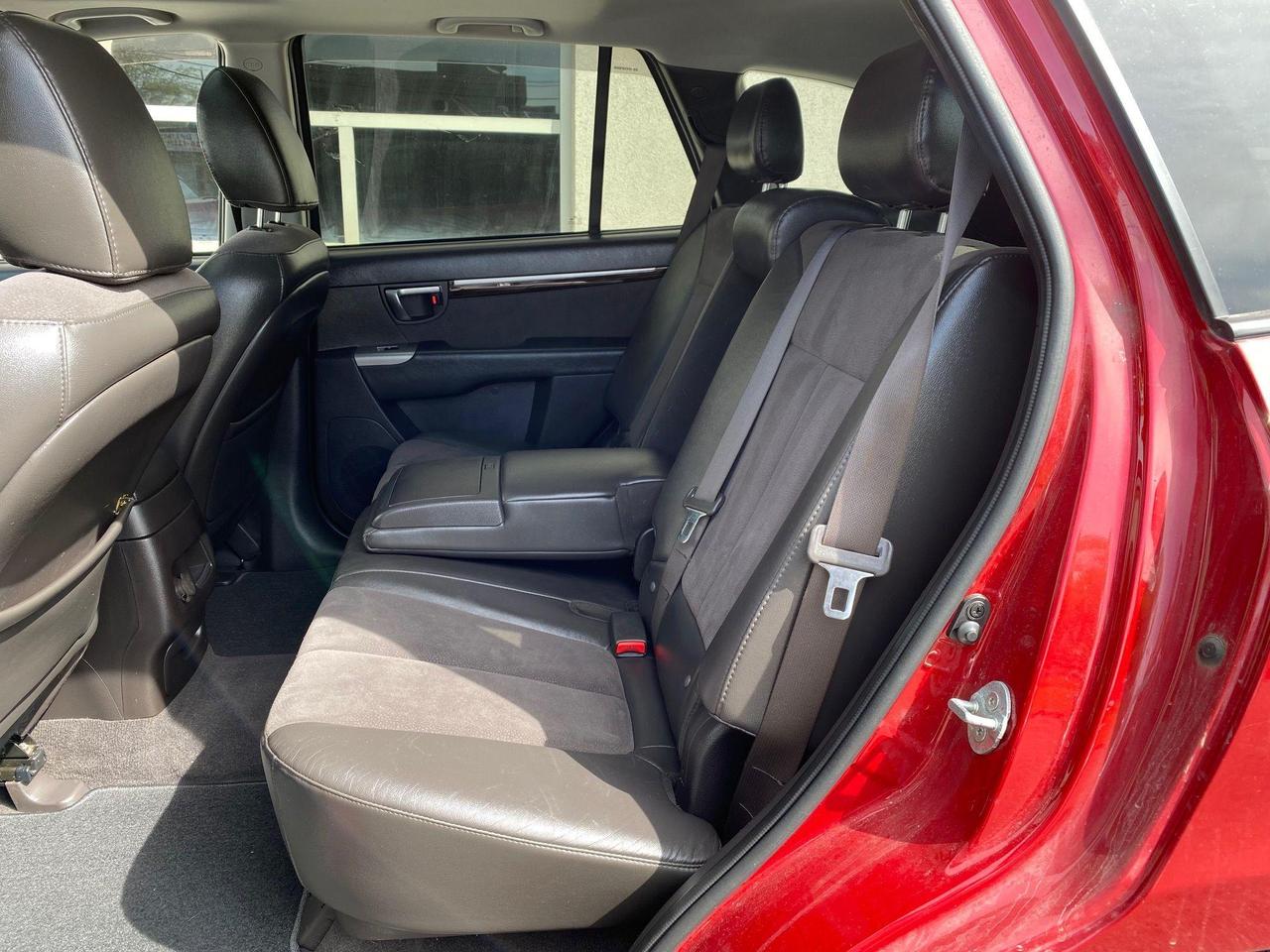 2012 Hyundai Santa Fe GL SPORT, V6, No Accidents! Photo
