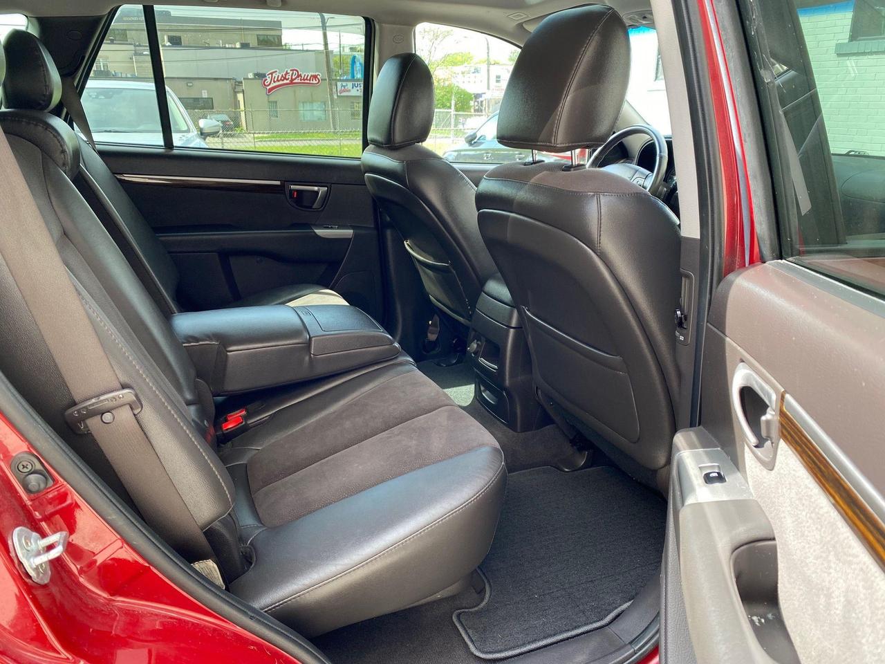 2012 Hyundai Santa Fe GL SPORT, V6, No Accidents! Photo