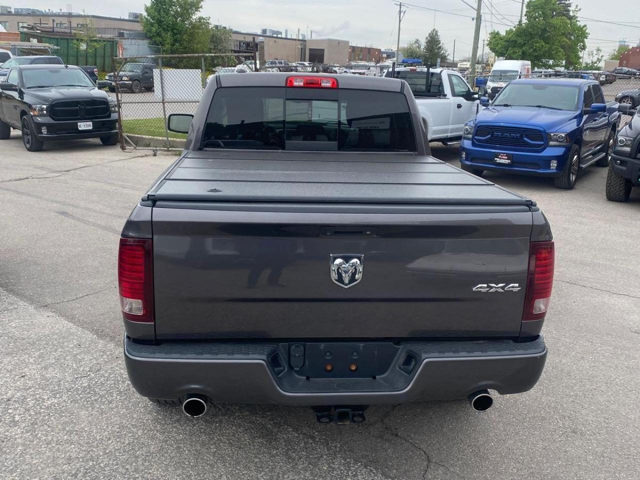 2015 RAM 1500 SPORT Photo3