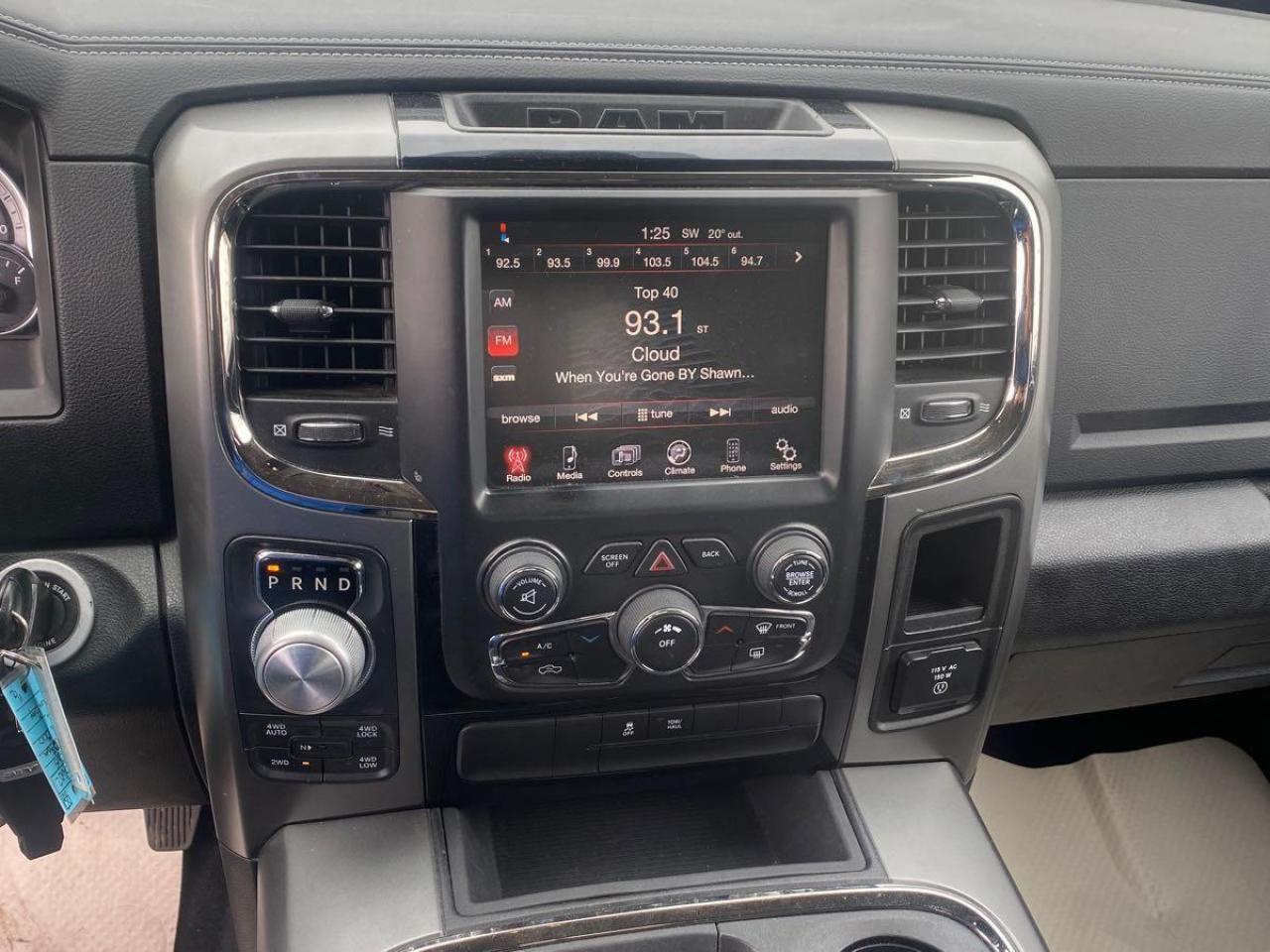 2015 RAM 1500 SPORT Photo4