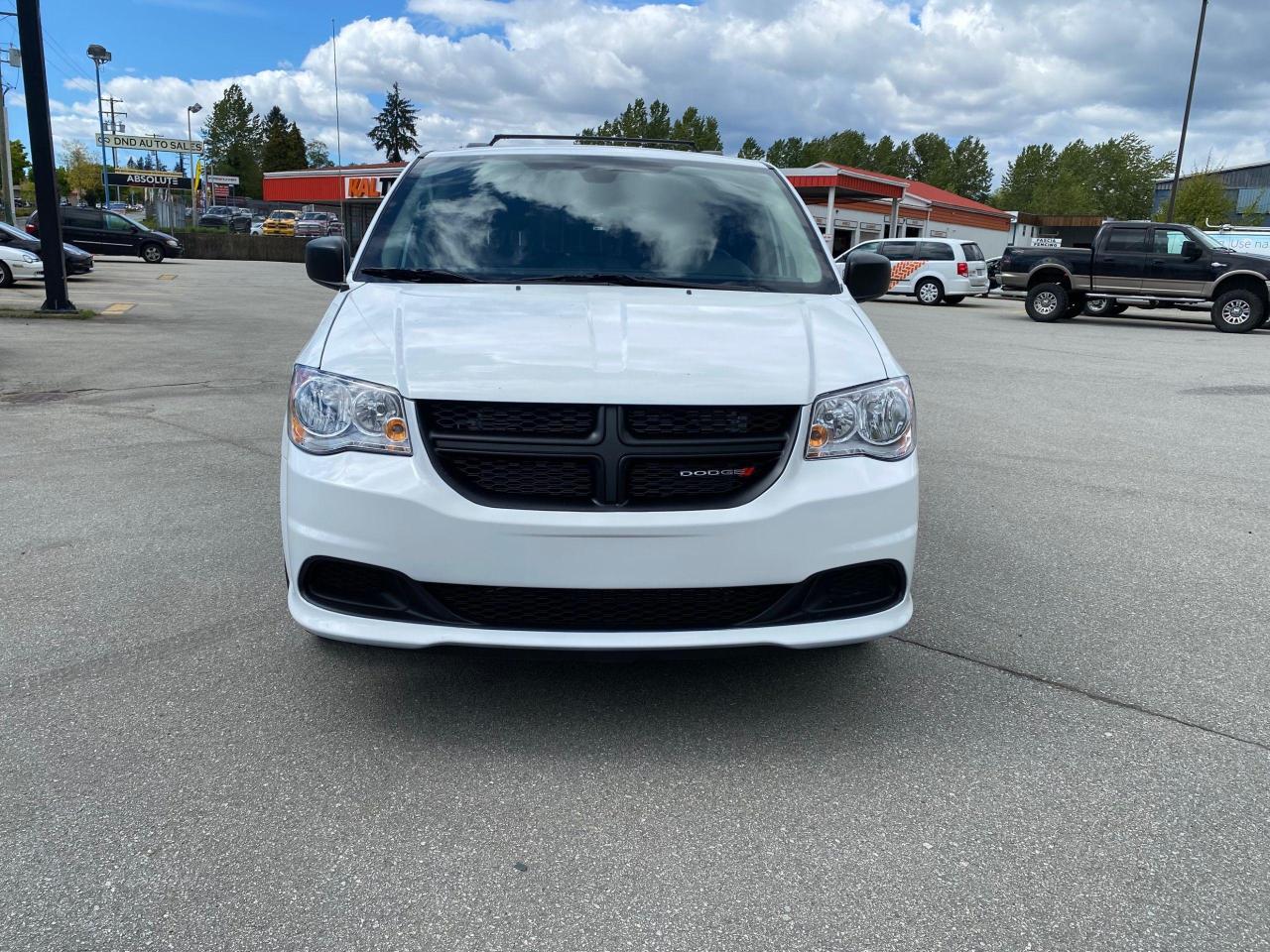 2019 Dodge Grand Caravan SXT - Photo #2