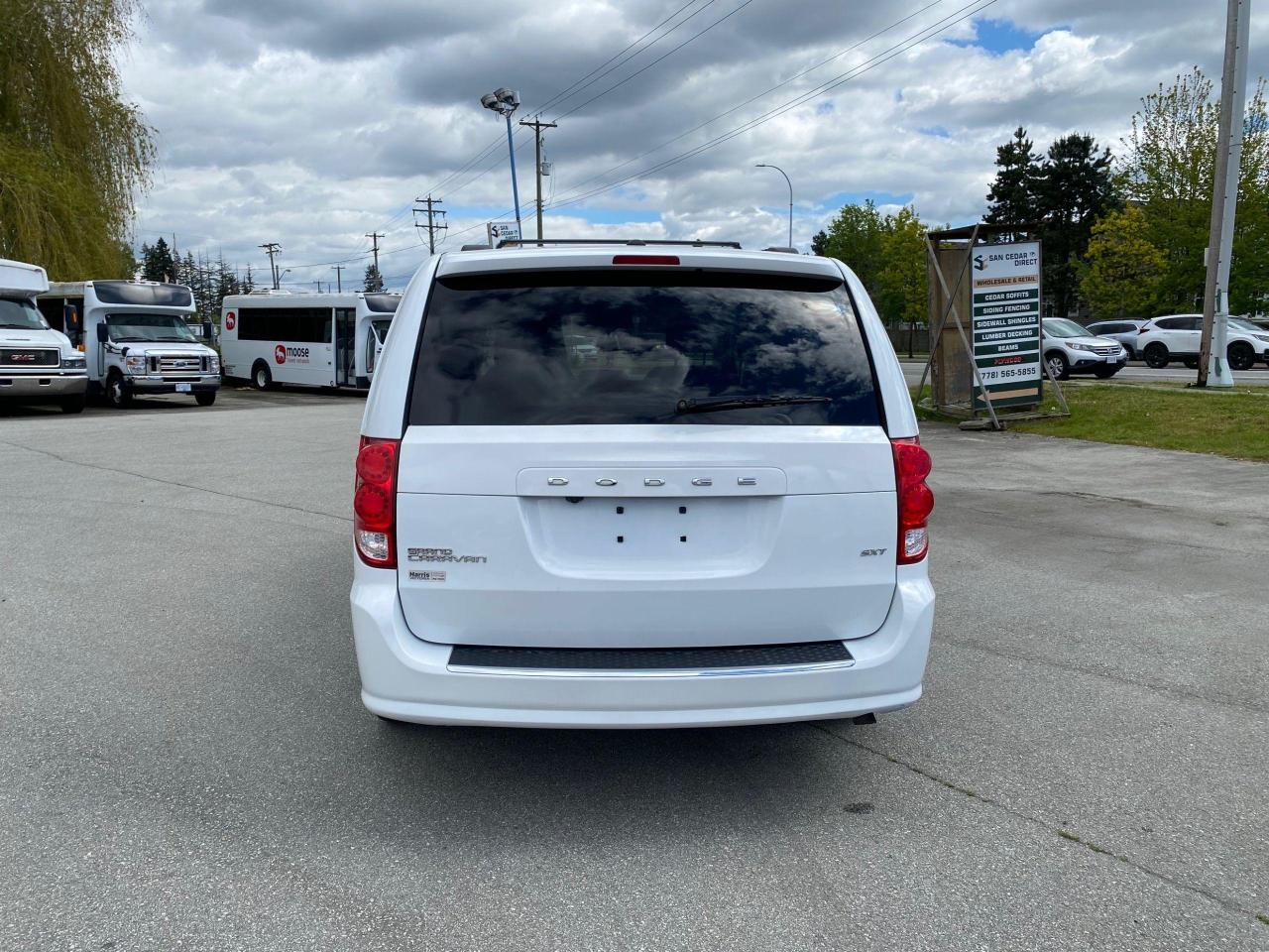 2019 Dodge Grand Caravan SXT - Photo #6