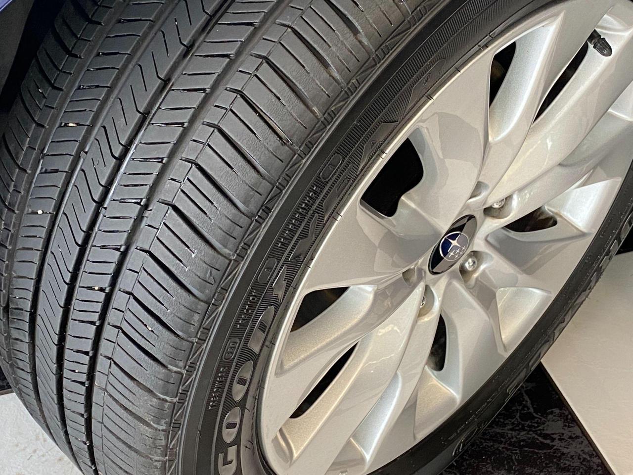 2017 Subaru Legacy 2.5i w/Touring & Tech AWD+EyeSight+CLEAN CARFAX - Photo #12