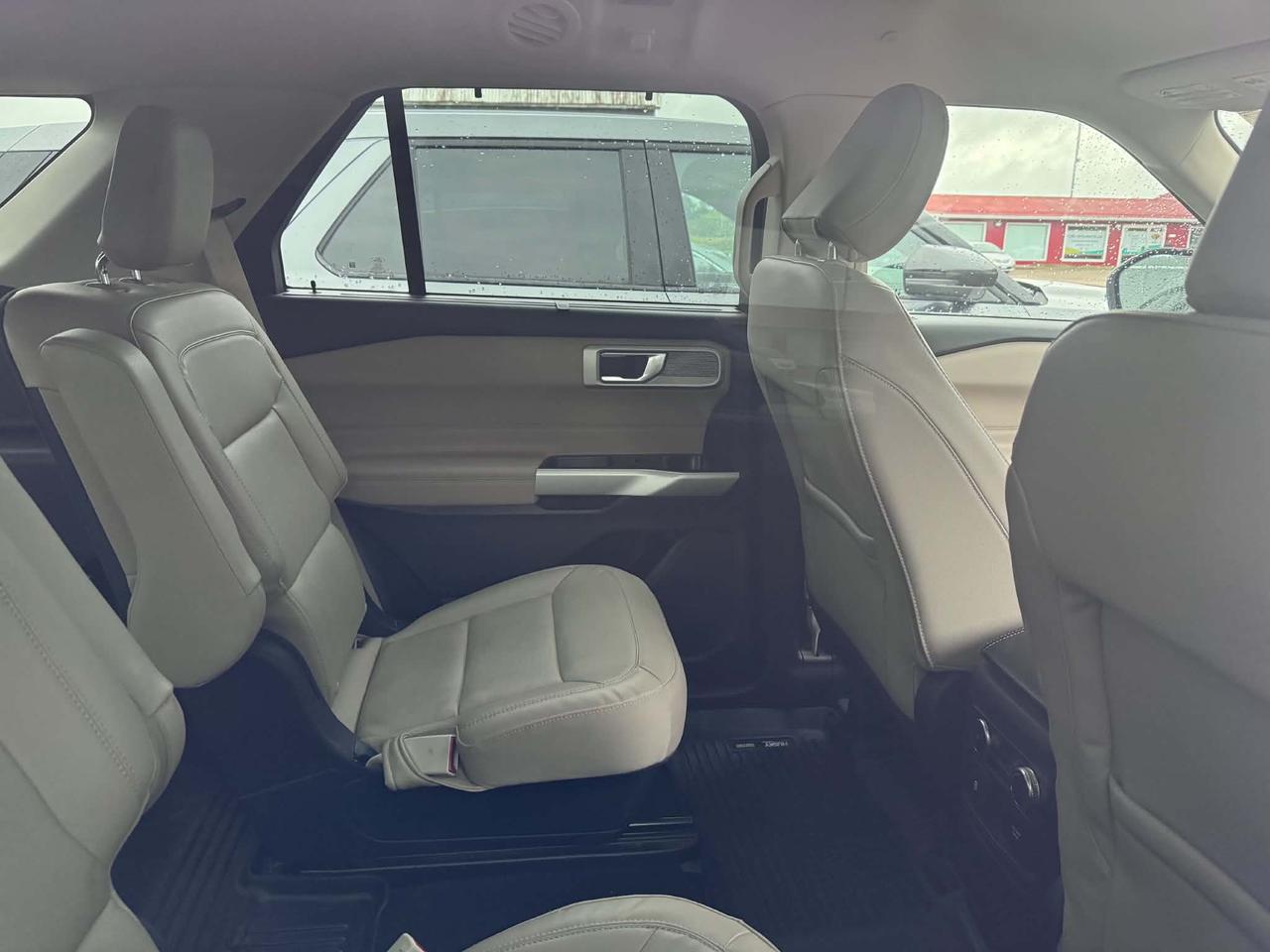 2022 Ford Explorer Limited 4WD Photo5