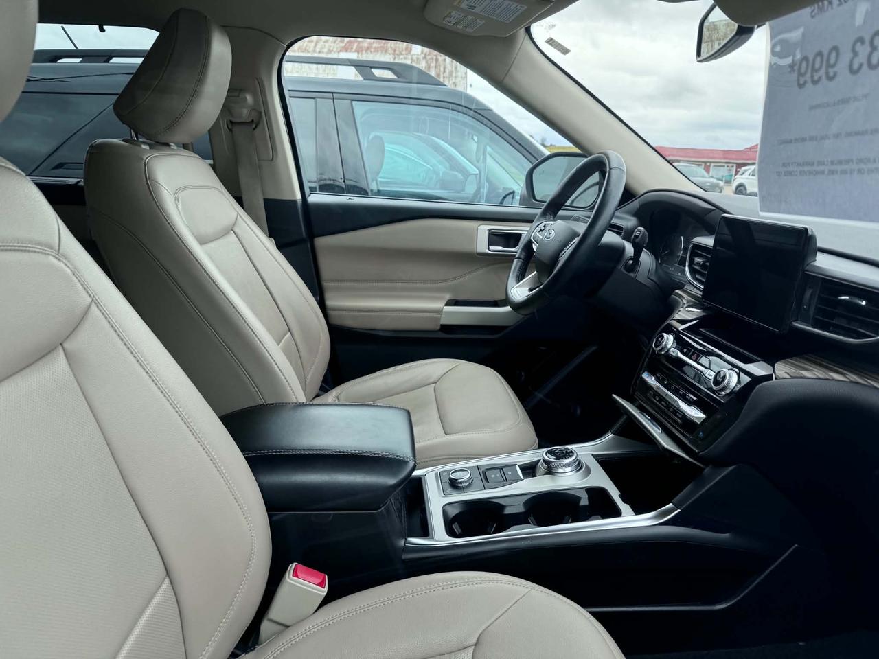 2022 Ford Explorer Limited 4WD Photo5