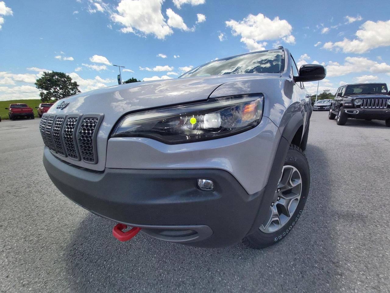 2022 Jeep Cherokee Trailhawk Photo2