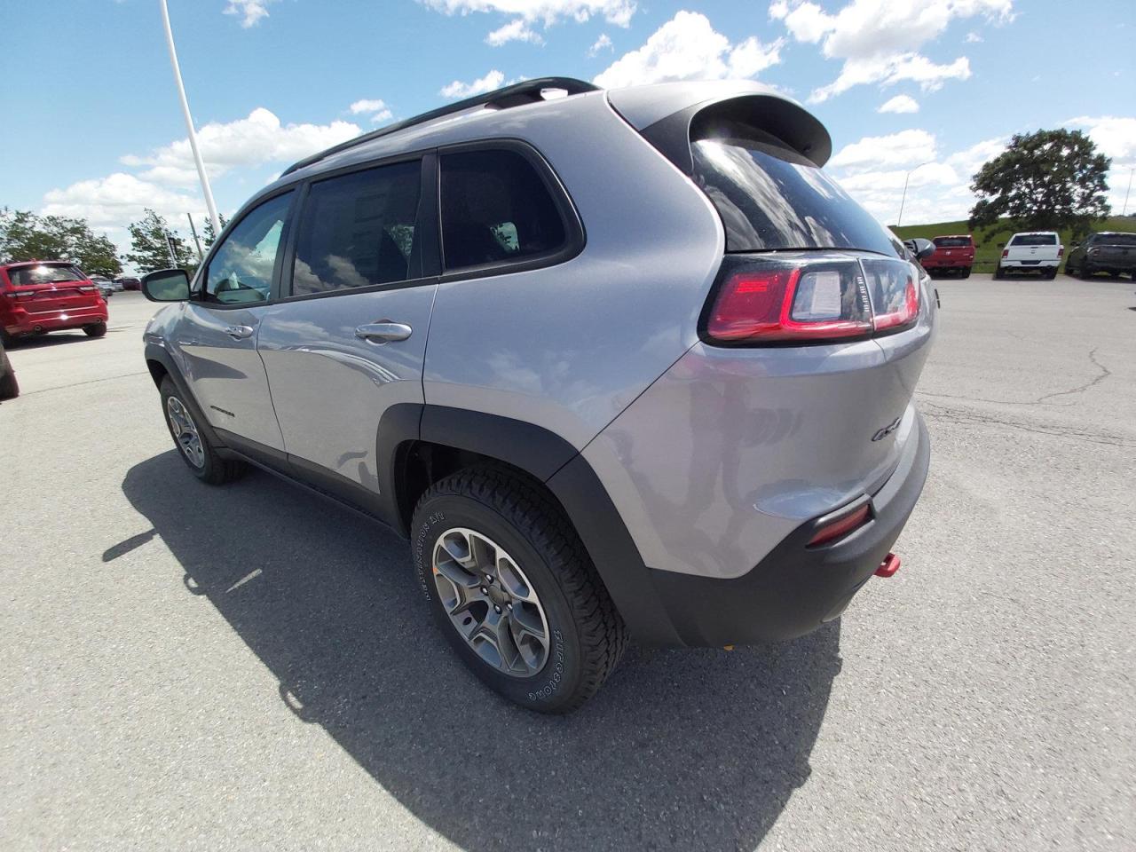 2022 Jeep Cherokee Trailhawk Photo4