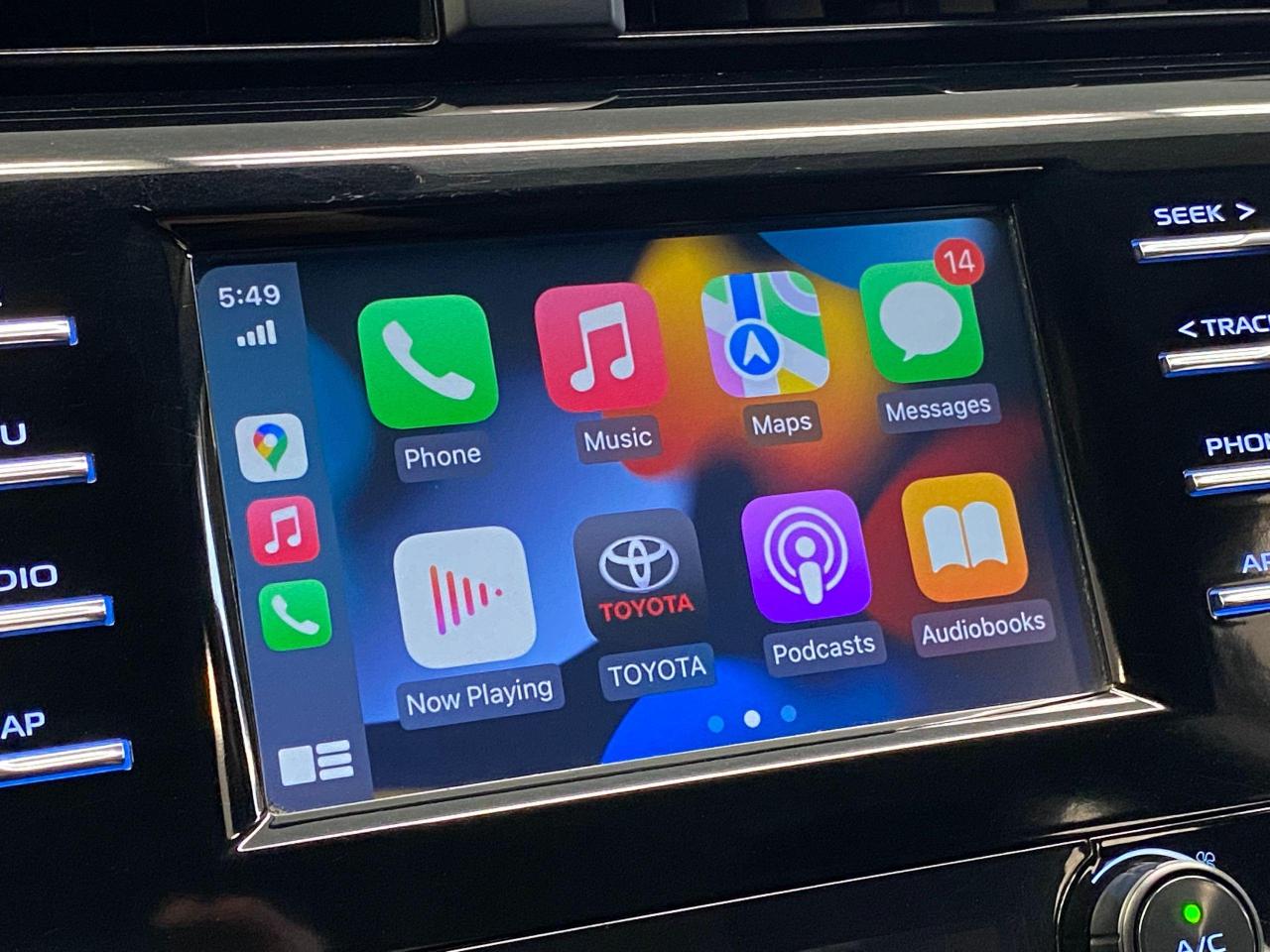 2019 Toyota Camry SE+ApplePlay+Tinted+Weather Techs+CLEAN CARFAX Photo92