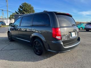 2012 Dodge Grand Caravan SXT - Photo #6