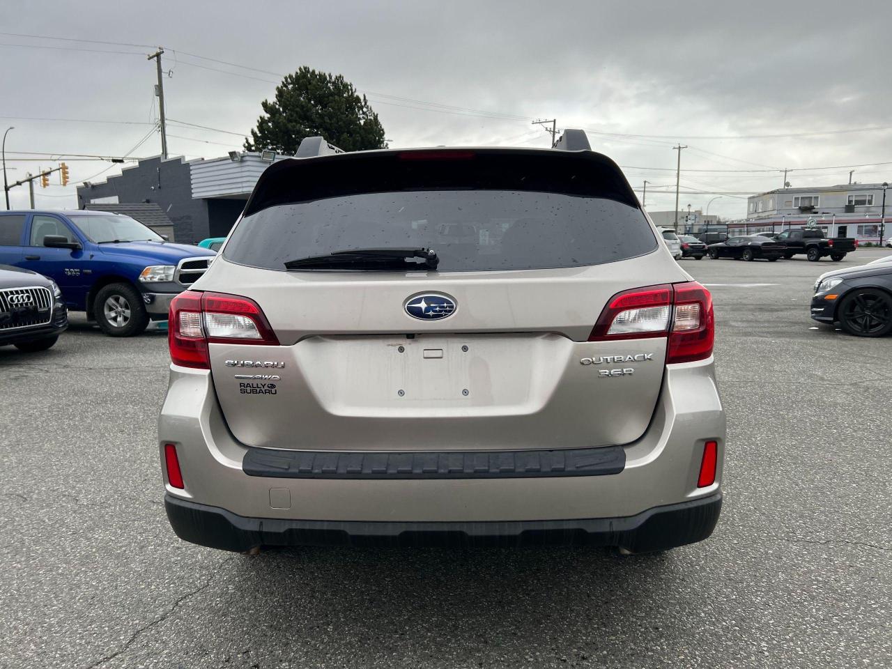 2015 Subaru Outback 3.6R w/Limited & Tech Pkg - Photo #6