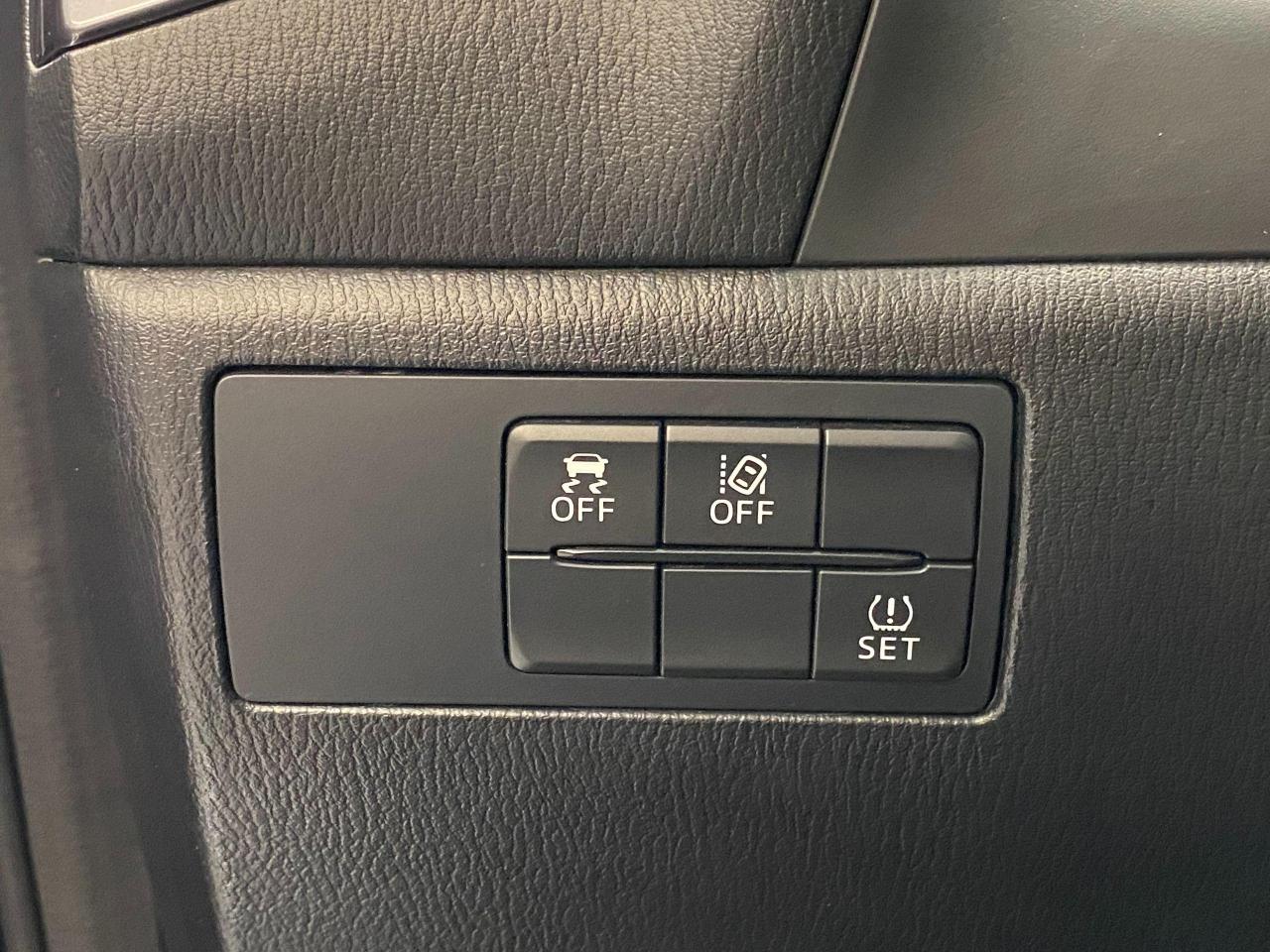 2018 Mazda MAZDA3 GT+ApplePlay+Roof+Adaptive Cruise+CLEAN CARFAX - Photo #59