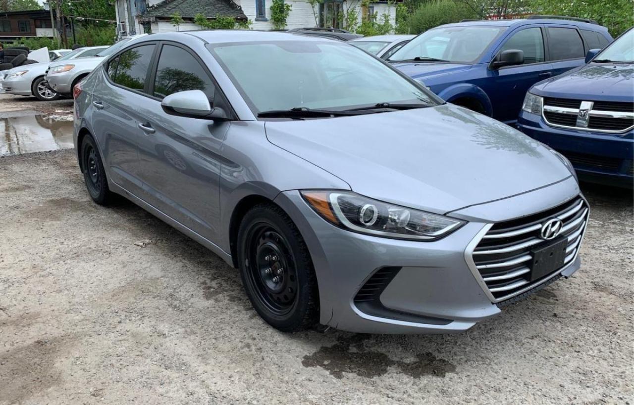 2017 Hyundai Elantra LE Photo3