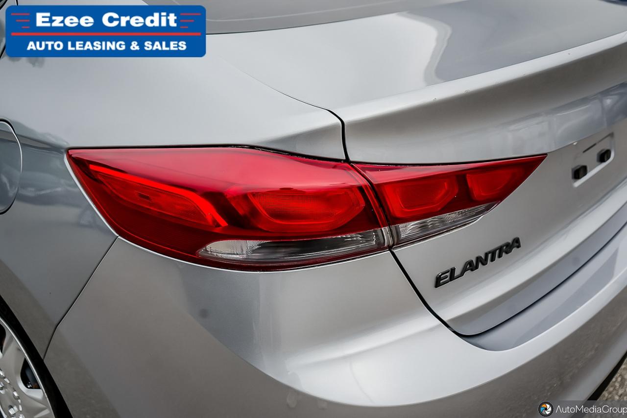 2017 Hyundai Elantra LE Photo33