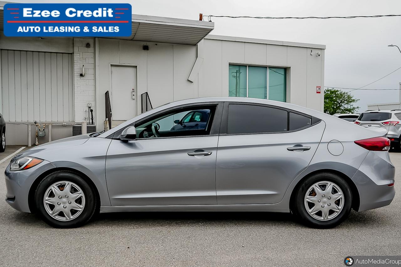 2017 Hyundai Elantra LE Photo32